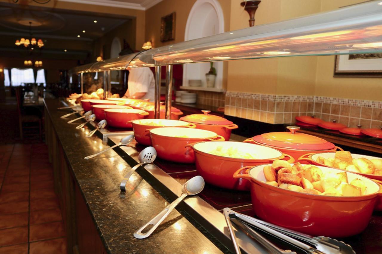נורת'אלרטון The Golden Lion Hotel מראה חיצוני תמונה
